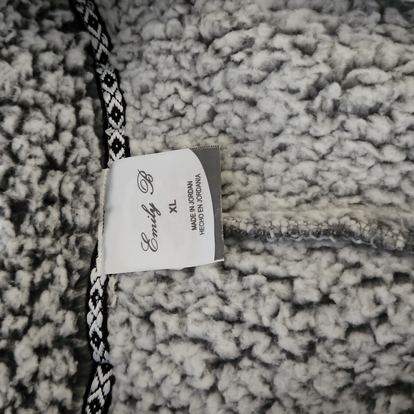 Emily B Sherpa Pullover - Picture 3 of 4